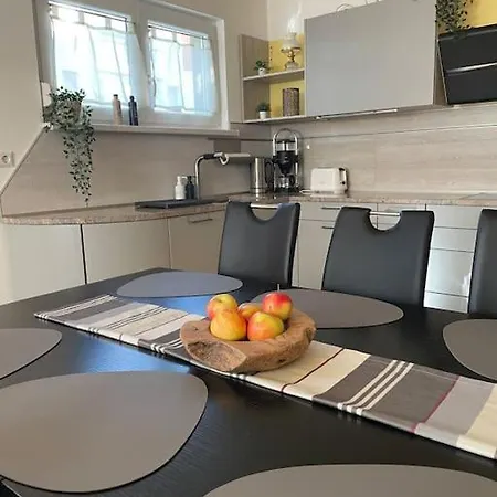 Helle, Gemuetliche, Kuehle,moderne Naehe Europapark, Strassburg, Schwarzwald