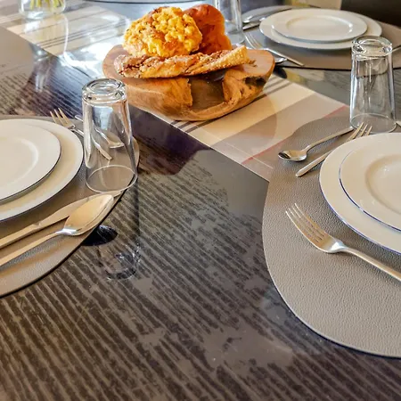 Helle, Gemuetliche, Kuehle,moderne Naehe Europapark, Strassburg, Schwarzwald