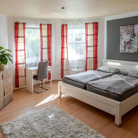 Helle, Gemuetliche, Kuehle,moderne Naehe Europapark, Strassburg, Schwarzwald Appartement *
